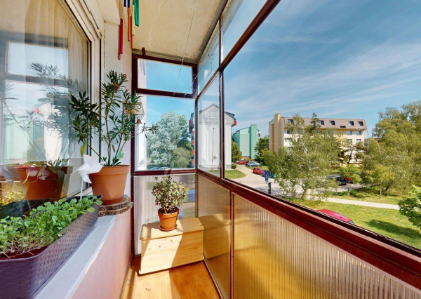 NEWDAY | NA PREDAJ priestranný 4-izbový byt s balkónom | 84 m² | Pezinok – Muškátová