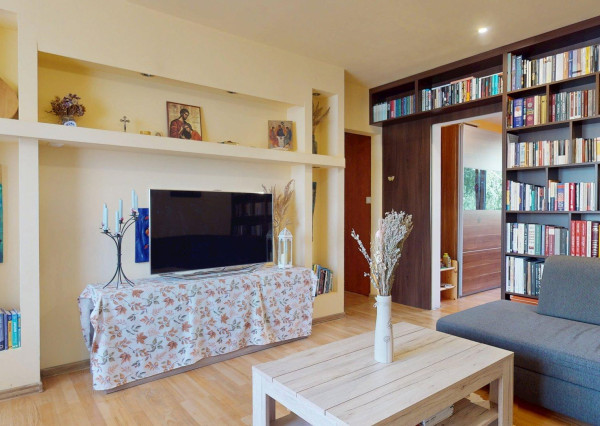 NEWDAY | NA PREDAJ priestranný 4-izbový byt s balkónom | 84 m² | Pezinok – Muškátová