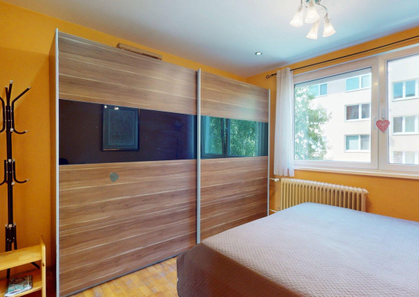 NEWDAY | NA PREDAJ priestranný 4-izbový byt s balkónom | 84 m² | Pezinok – Muškátová