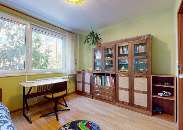 NEWDAY | NA PREDAJ priestranný 4-izbový byt s balkónom | 84 m² | Pezinok – Muškátová