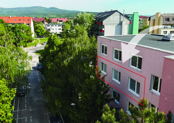 NEWDAY | NA PREDAJ priestranný 4-izbový byt s balkónom | 84 m² | Pezinok – Muškátová