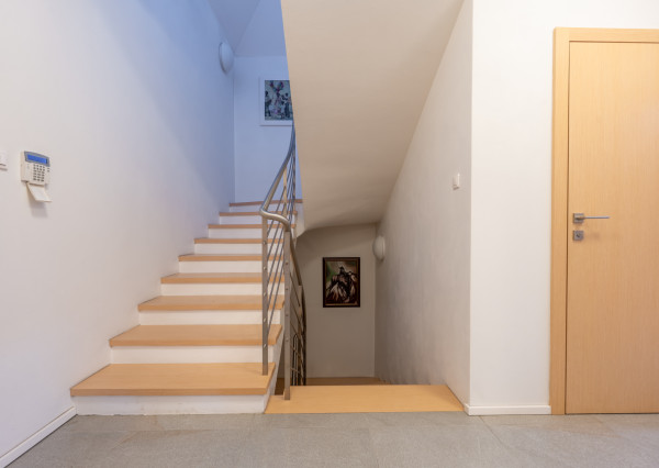 NEWDAY | NA PRENÁJOM moderný reprezentatívny dom na podnikanie | 210 m2 rozloha | 505 m2 pozemok | Bezručova - Trenčín