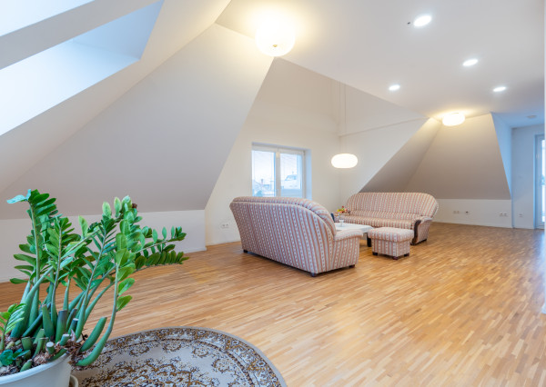 NEWDAY | NA PRENÁJOM moderný reprezentatívny dom na podnikanie | 210 m2 rozloha | 505 m2 pozemok | Bezručova - Trenčín