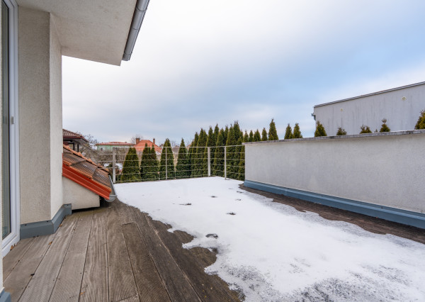 NEWDAY | NA PRENÁJOM moderný reprezentatívny dom na podnikanie | 210 m2 rozloha | 505 m2 pozemok | Bezručova - Trenčín