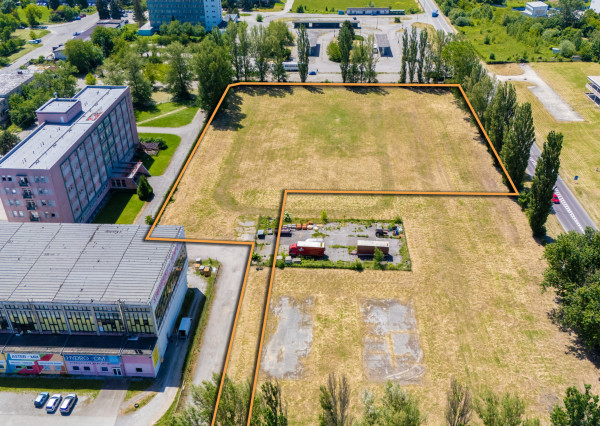 NEWDAY | NA PREDAJ lukratívny stavebný pozemok vedľa hlavného ťahu | občianska vybavenosť, výroba, sklady... | Dubnica nad Váhom | 14 011 m2