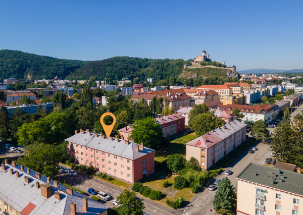 NEWDAY | NA PREDAJ 2-izbový byt | pôvodný stav | Hurbanova – Trenčín | 59 m2