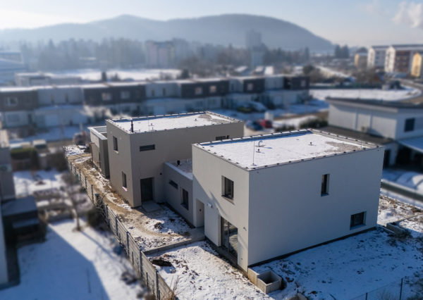 NA PREDAJ 5-izbový poschodový byt (131 m2) + záhrada (250 m2) + pivnica + 2 park. miesta, Dubová ul. - N. Dubnica