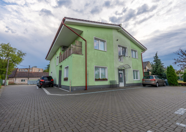 NEWDAY | NA PRENÁJOM obchodný priestor s plechovým skladom | 99 m2 + 40 m2 | Pivovarská - Ilava