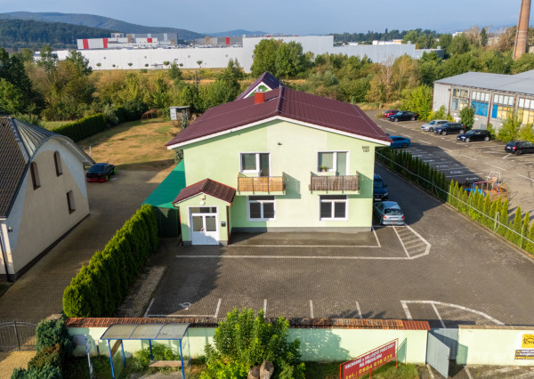 NEWDAY | NA PRENÁJOM obchodný priestor s plechovým skladom | 99 m2 + 40 m2 | Pivovarská - Ilava