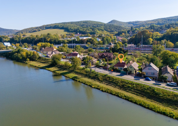 NA PREDAJ | rodinný dom pri Váhu | pozemok 951 m2 | Púchov - Horné Kočkovce - Továrenská
