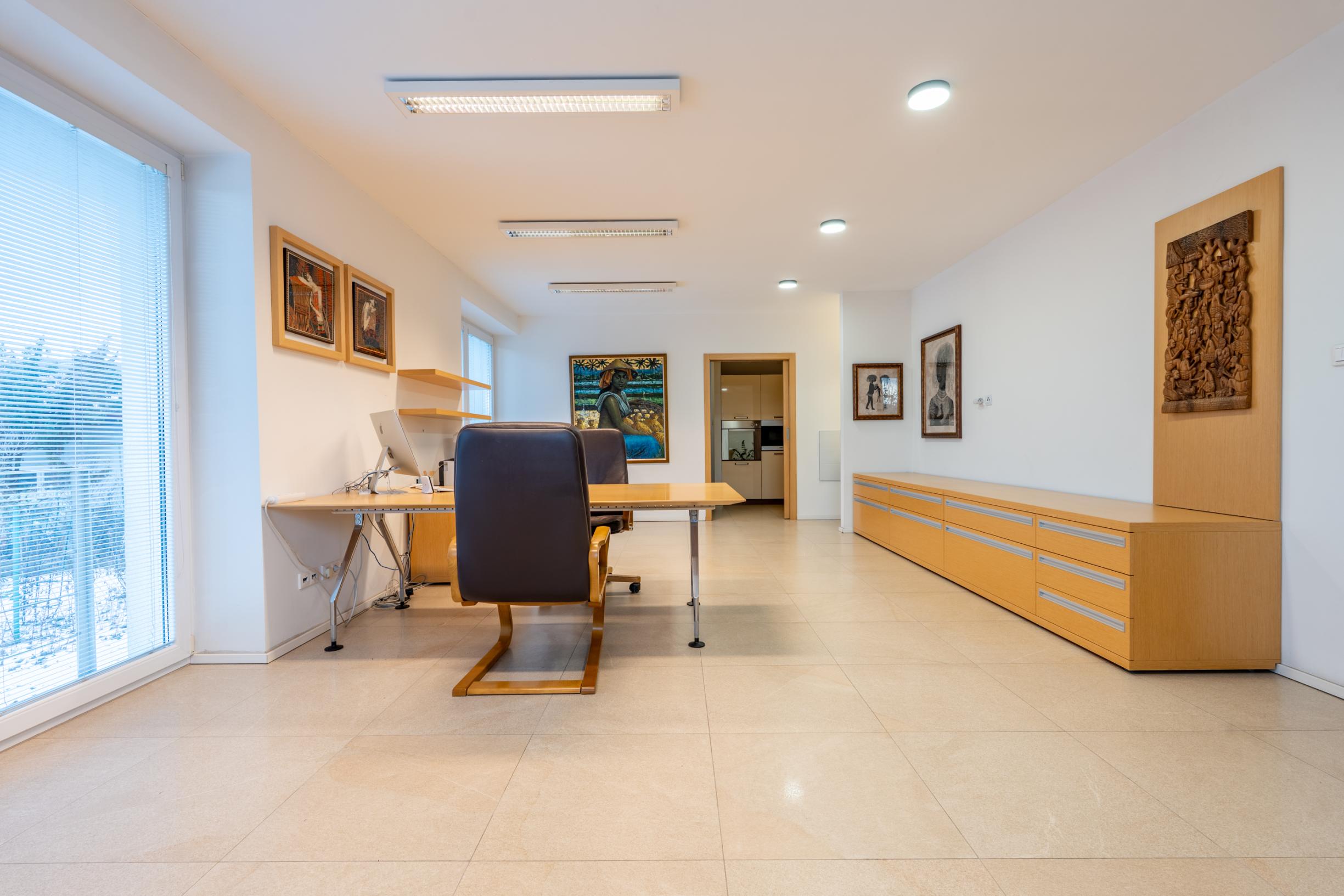 NEWDAY | NA PRENÁJOM rodinný dom na podnikanie | 117 m2 kancelárie, 29 m2 sklad | 505 m2 pozemok | Bezručova - Trenčín