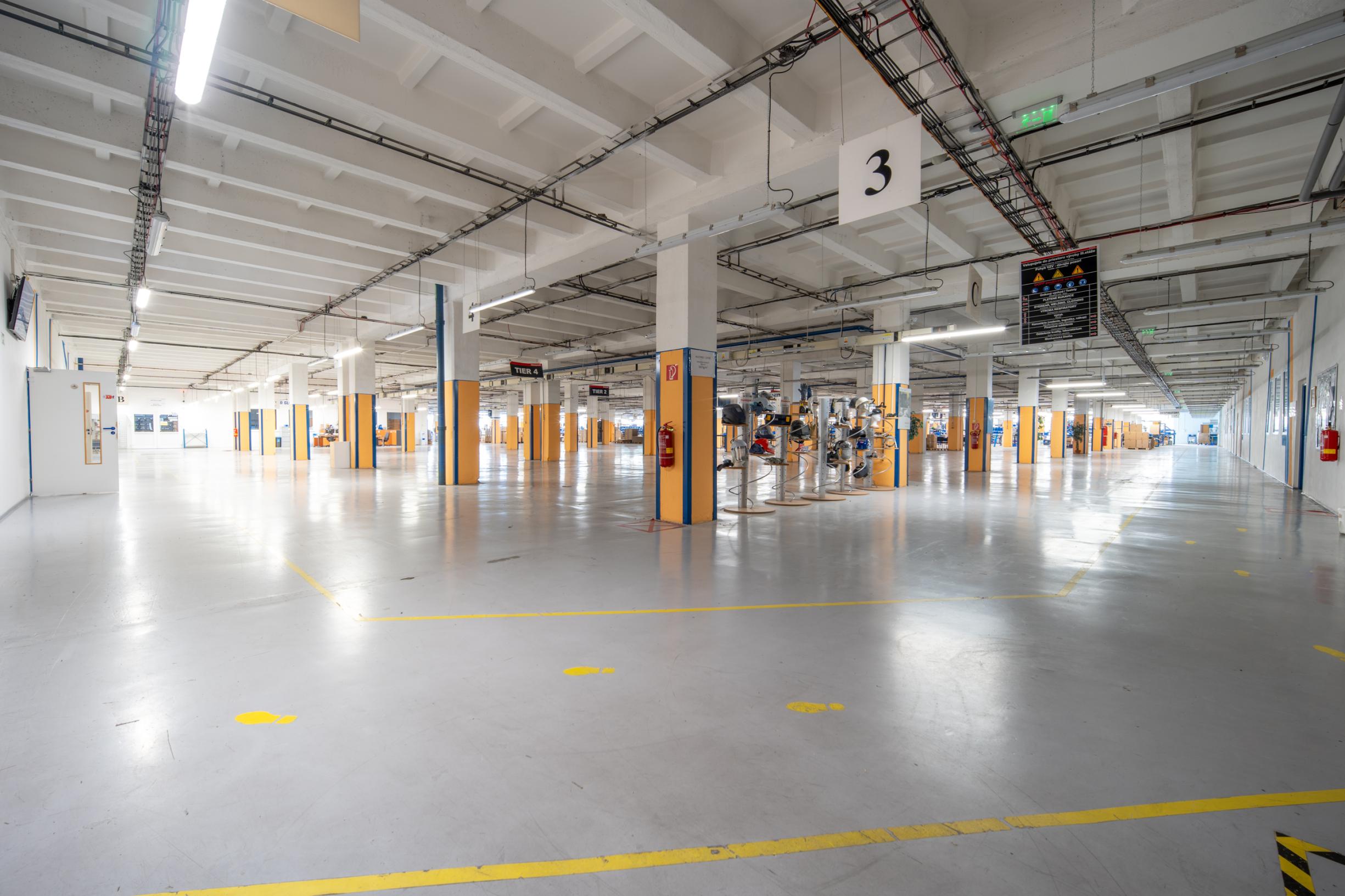 NEWDAY | NA PRENÁJOM funkčné udržiavané výrobné / skladové priestory |  do 12 000 m2 | bývalá budova Honeywellu | industriálny park na Nitrianskej ceste - Partizánske