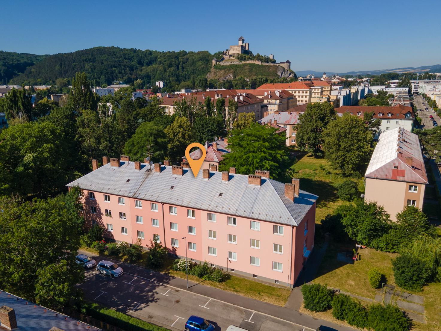 NEWDAY | NA PREDAJ 2-izbový byt | pôvodný stav | Hurbanova – Trenčín | 59 m2